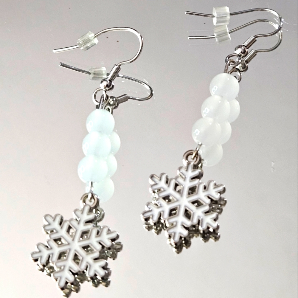 Elegant Snowflake Dangle Earrings in White and Silver